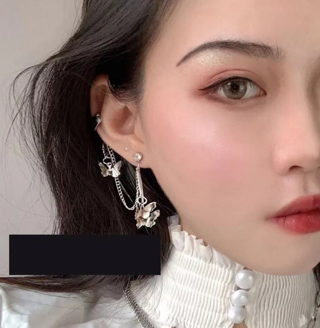 Flying butterfly earcuff