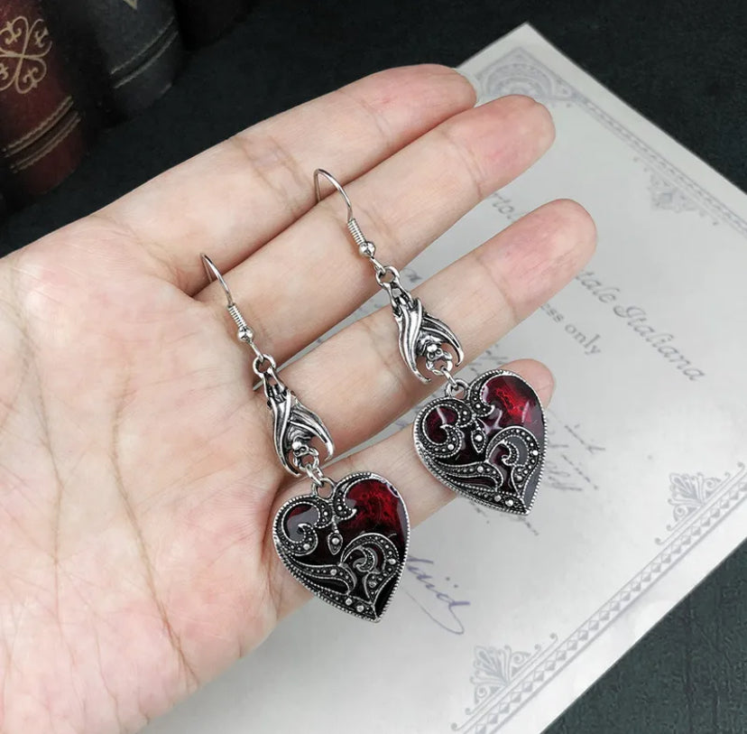 Gothic vintage heart earrings