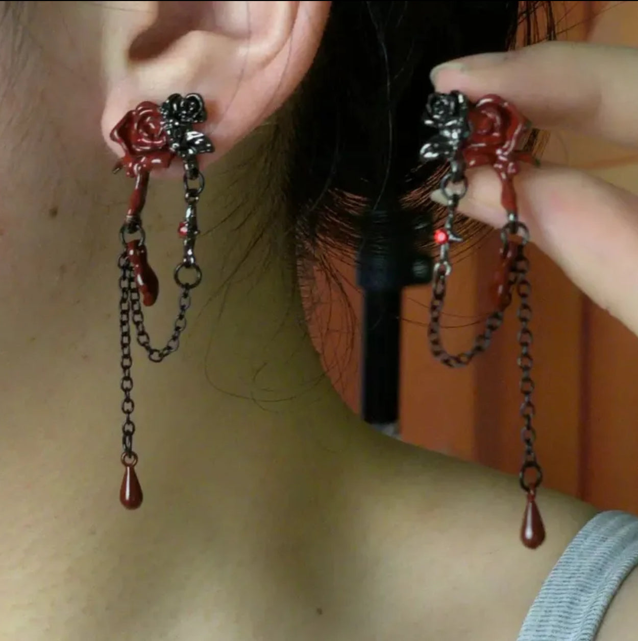 Blood rose earring