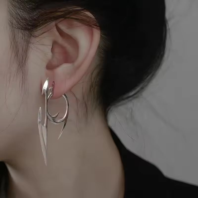 Bladekiss earrings