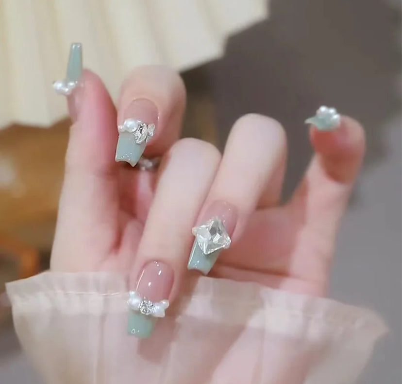Pastel diamond nails