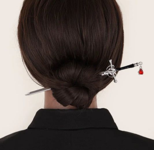 Woman’s sword shaped hairpin