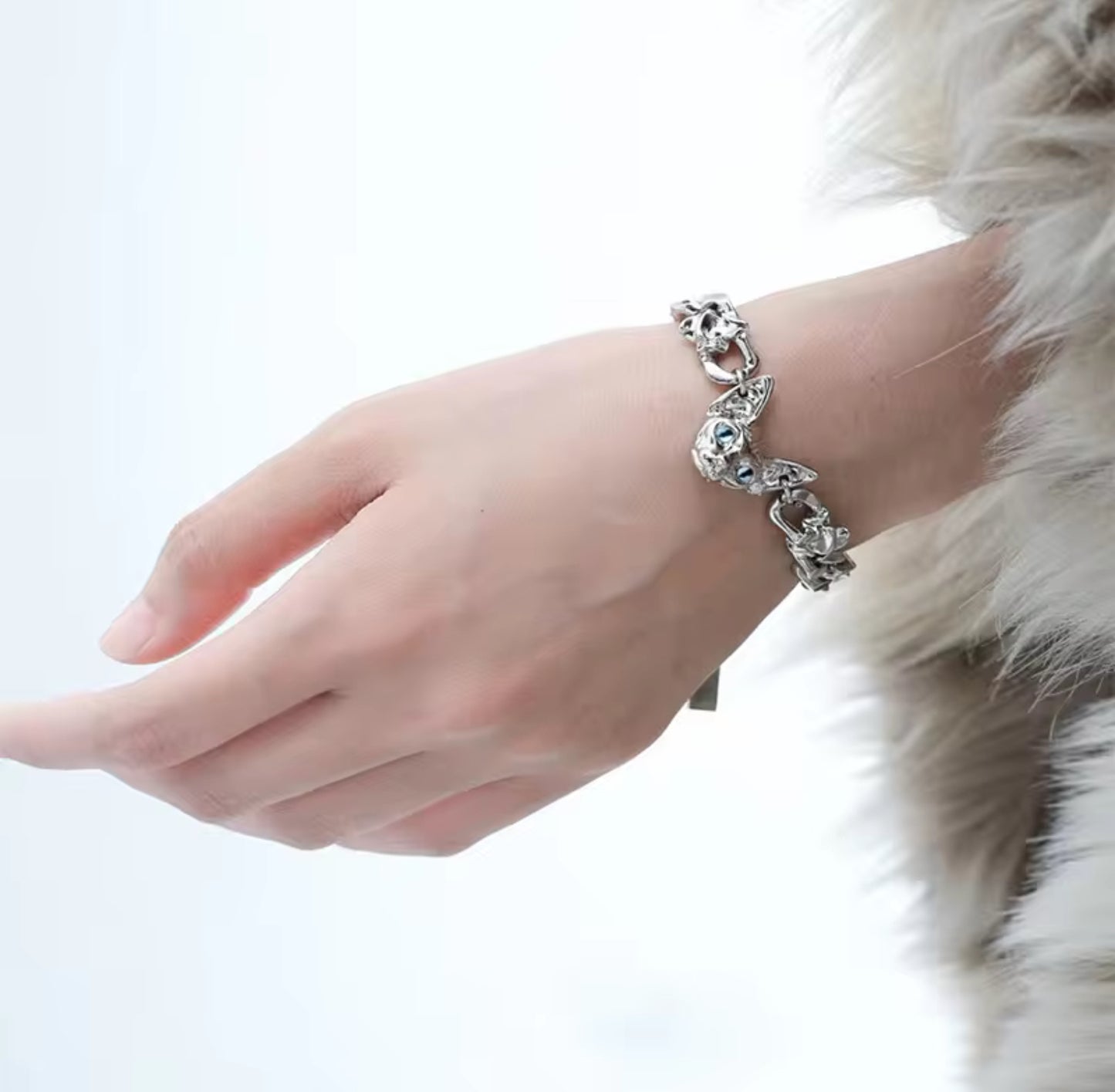 Cat eyed detailed y2k bracelet