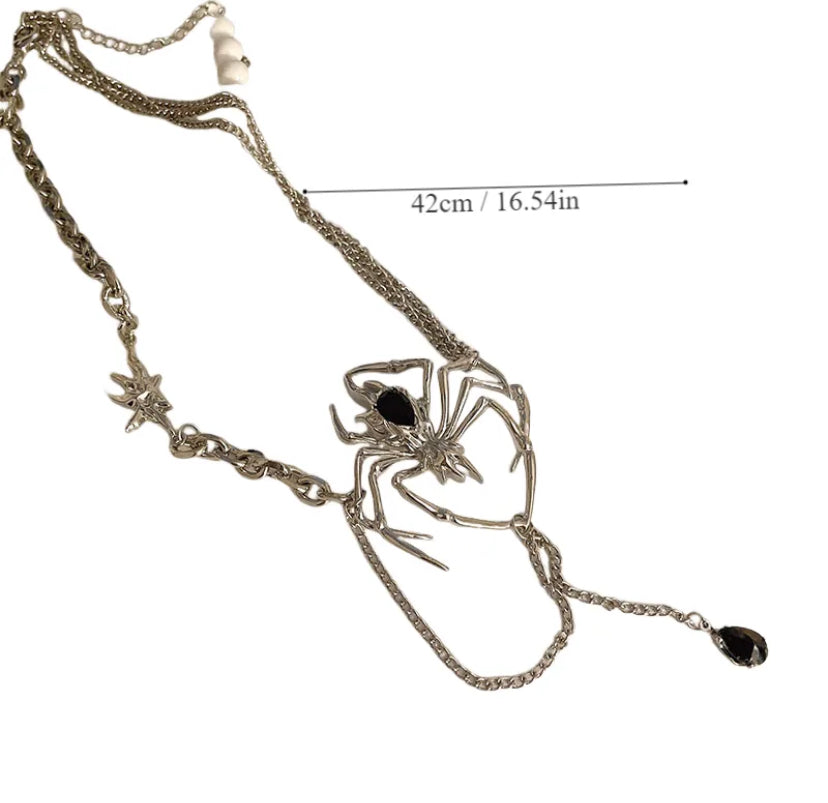 Spider detailed necklace