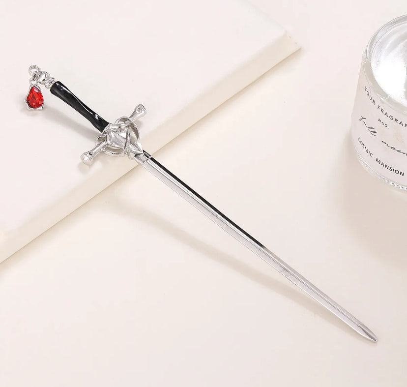 Woman’s sword shaped hairpin