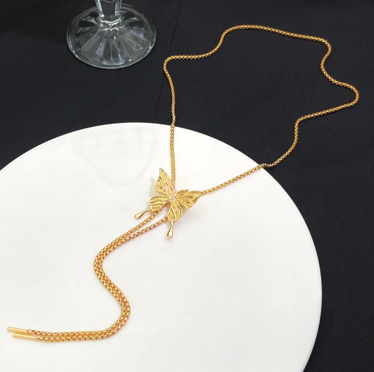 Butterfly detailed alloy necklace