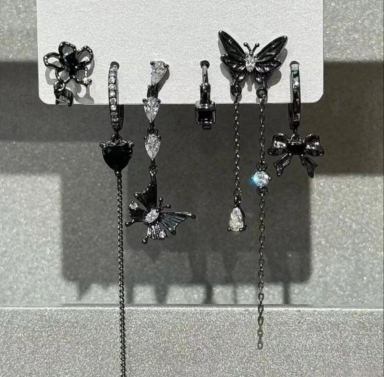 Butterfly piercing set