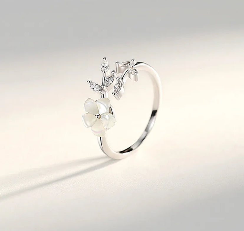 Flower detailed 925 sterling silver zircon open ring