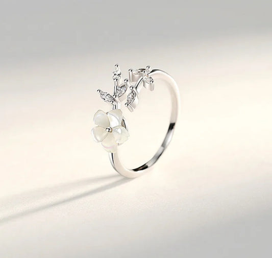 Flower detailed 925 sterling silver zircon open ring