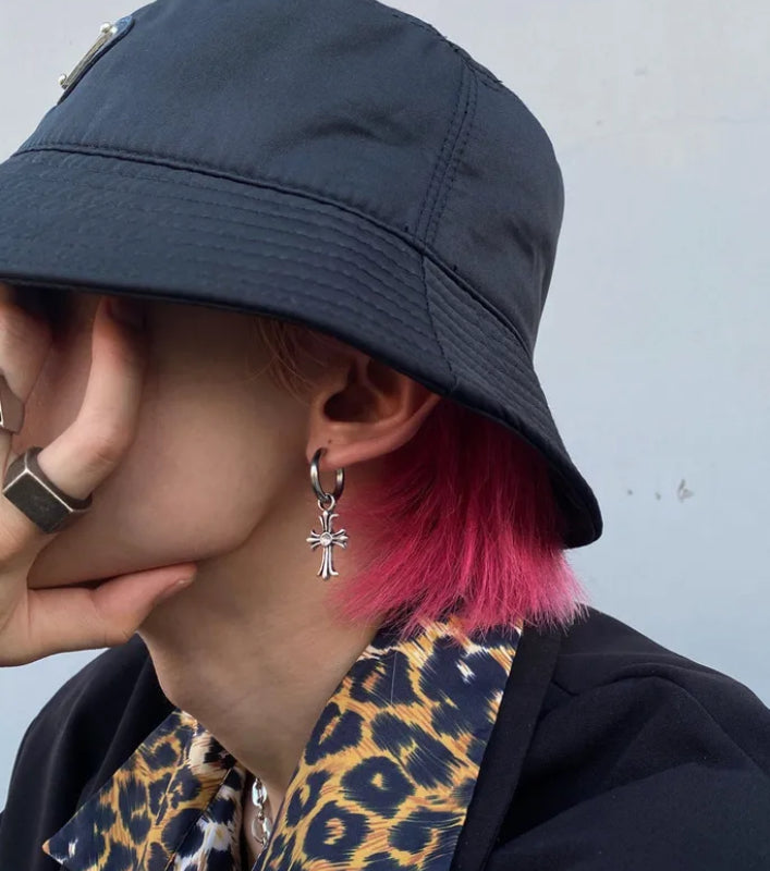 Cross detailed stud(single