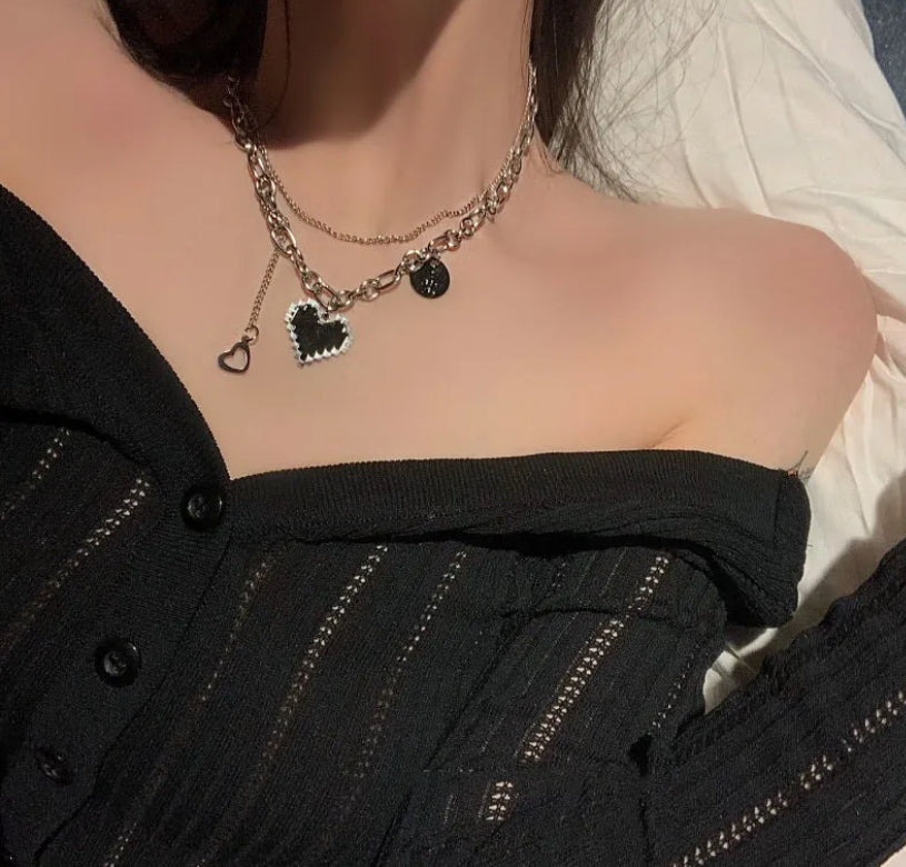 Heart detailed necklace