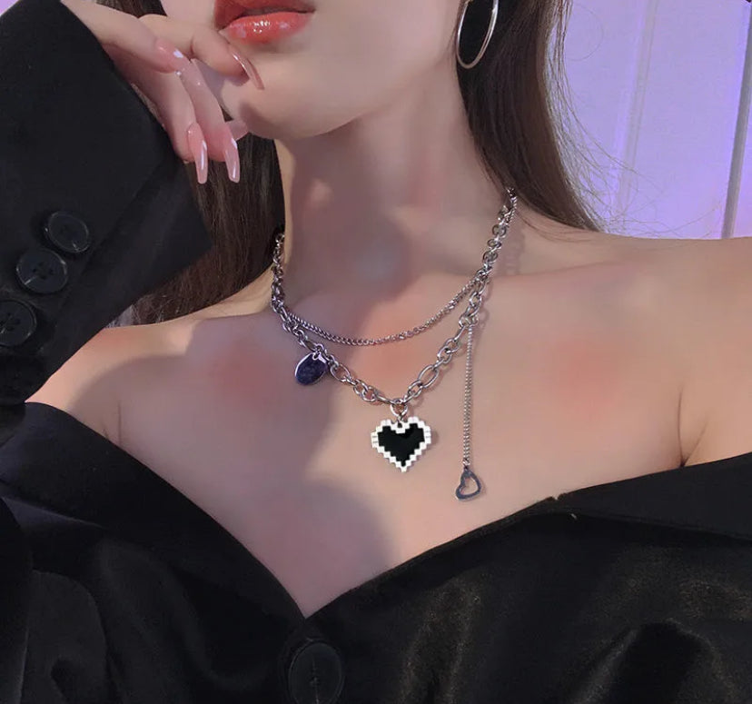 Heart detailed necklace