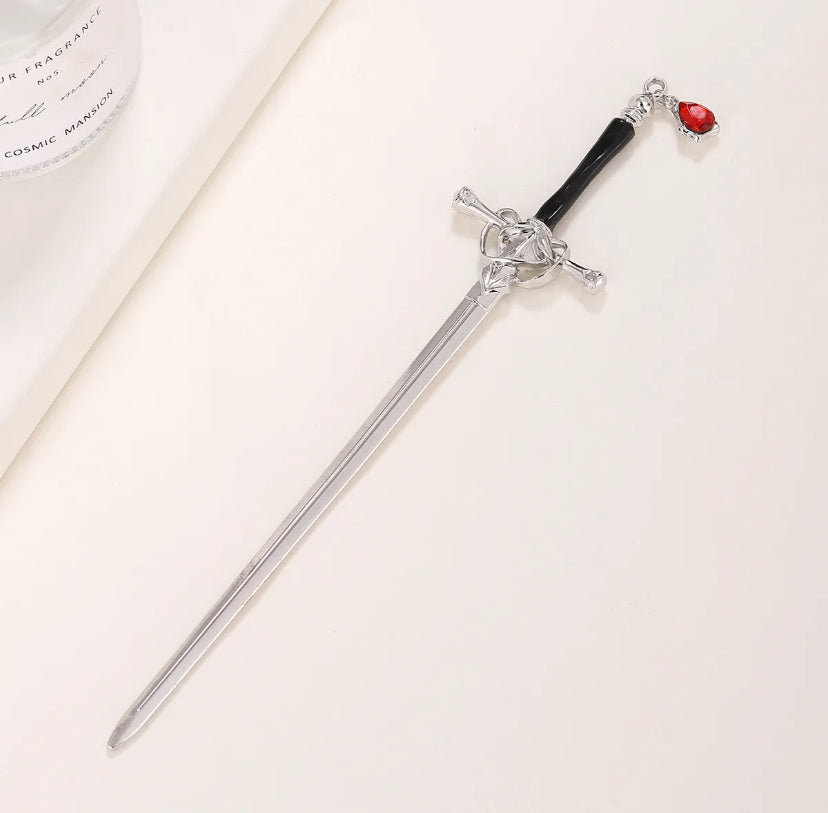 Woman’s sword shaped hairpin