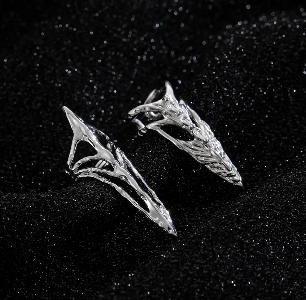 Cyber claw nail ring