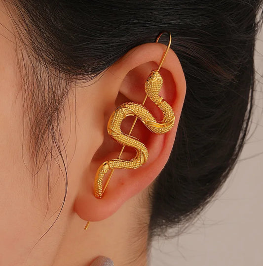 Snake detailed pin earcuuff